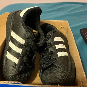 baby adidas 💗 cute shoes .. never worn 😊